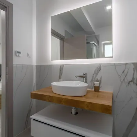 アパート Matic Ground Floor With Shared Pool