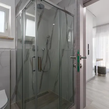 Matic Ground Floor With Shared Pool