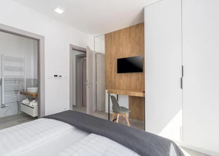 Matic Ground Floor With Shared Pool * Funtana