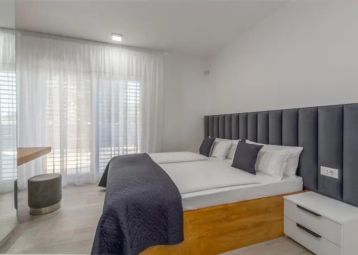 Matic Ground Floor With Shared Pool * Funtana