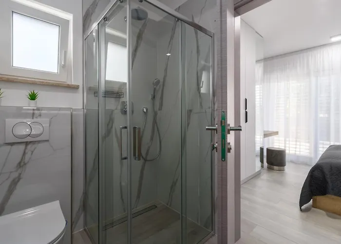 Matic Ground Floor With Shared Pool