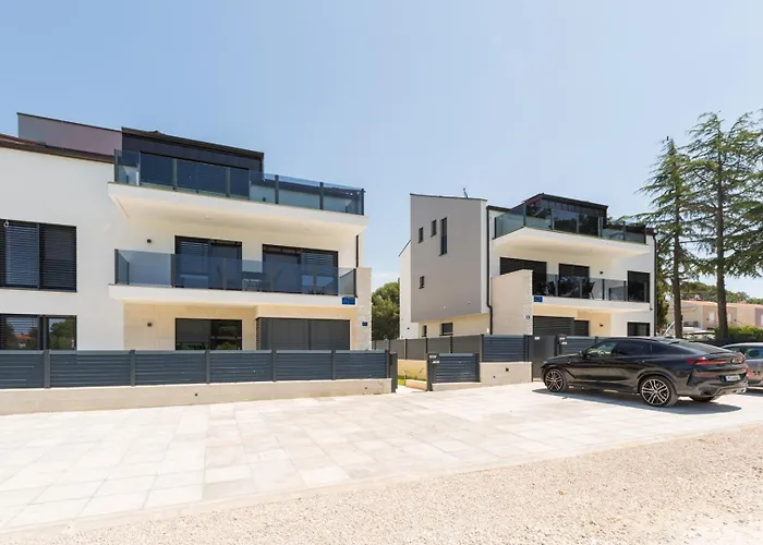 Matic Ground Floor With Shared Pool Apartamento