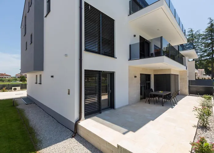 Apartamento Matic Ground Floor With Shared Pool Funtana