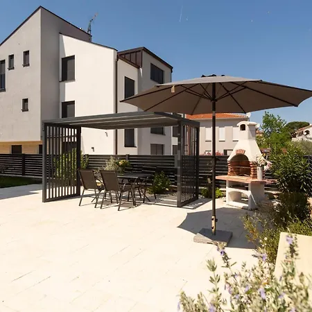 Matic Ground Floor With Shared Pool Apartment