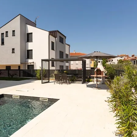 아파트 Matic Ground Floor With Shared Pool *