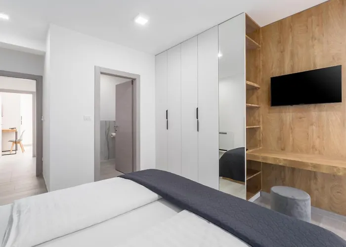 아파트 Matic Ground Floor With Shared Pool