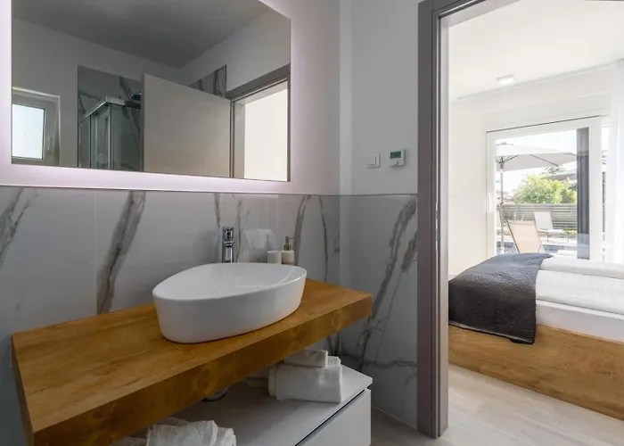 Matic Ground Floor With Shared Pool 아파트 *