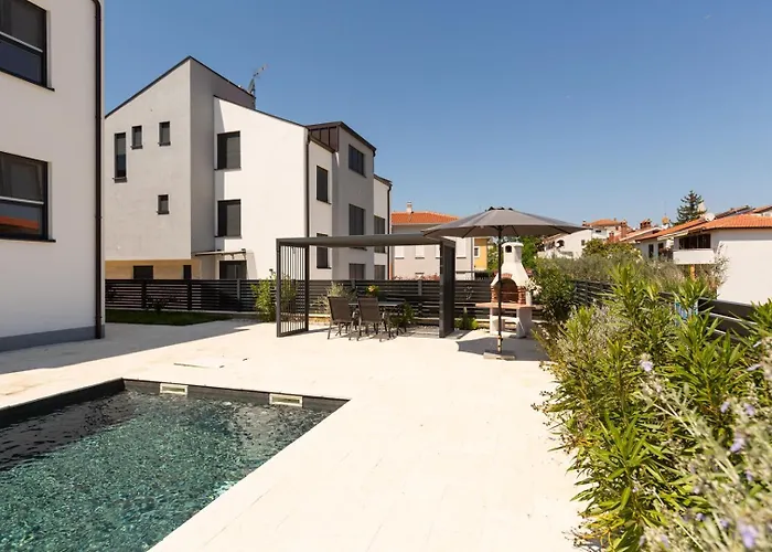 아파트 Matic Ground Floor With Shared Pool *